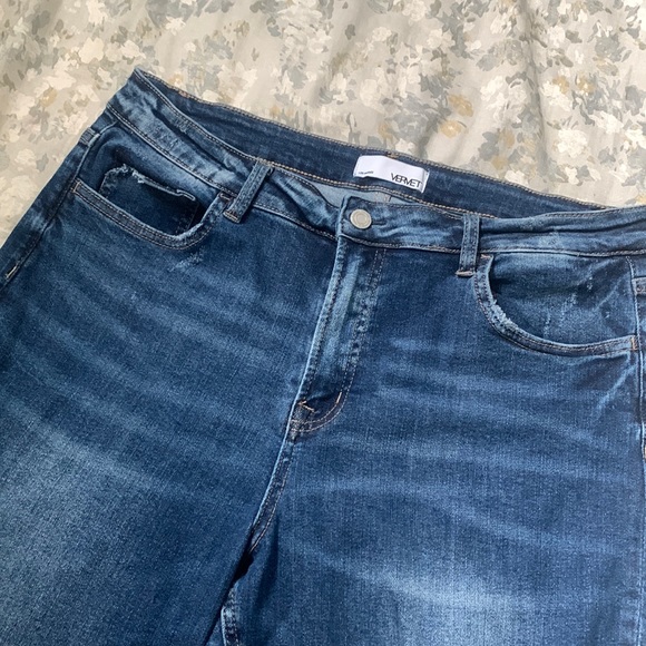 Brand New Vervet Distressed Jean - Picture 2 of 10